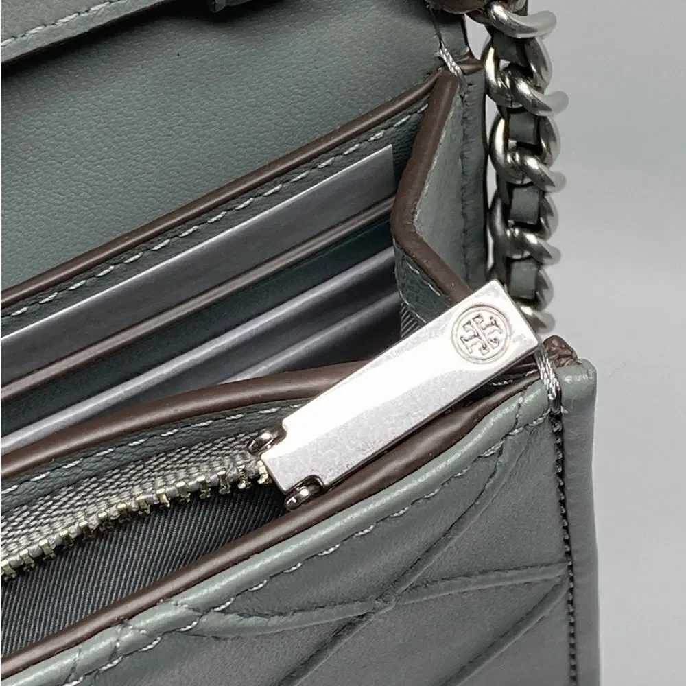 Tory Burch Fleming Soft Chain Wallet Bag